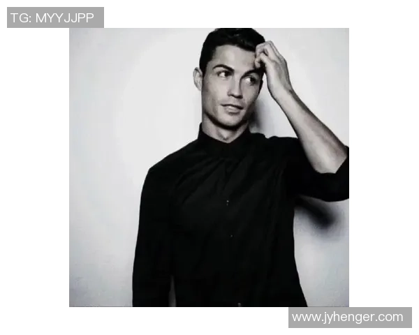 头像兄弟足球明星男的魅力与风采解析，探讨他们的职业生涯与成就