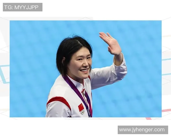 杭州亚运会羽毛球队展现卓越团队协作精神与拼搏精神的精彩表现