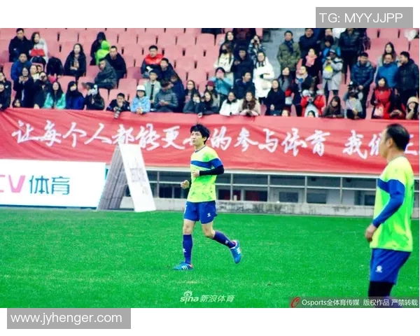 足球明星支帐篷事件引发热议球迷与明星互动新方式探讨